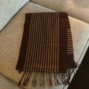 Appears new 100% Cashmere Scarf